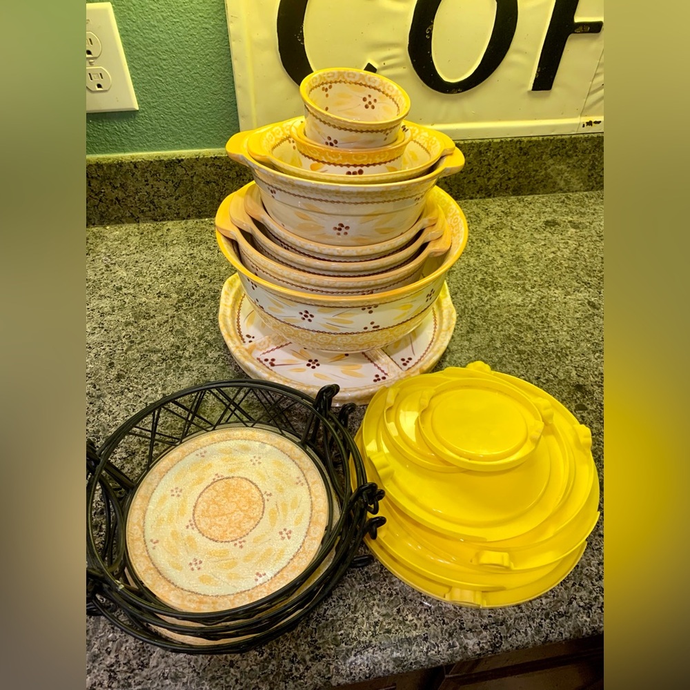 QVC brand Temptations by Tara Yellow/Brown Old World Pattern 23 Piece Set
